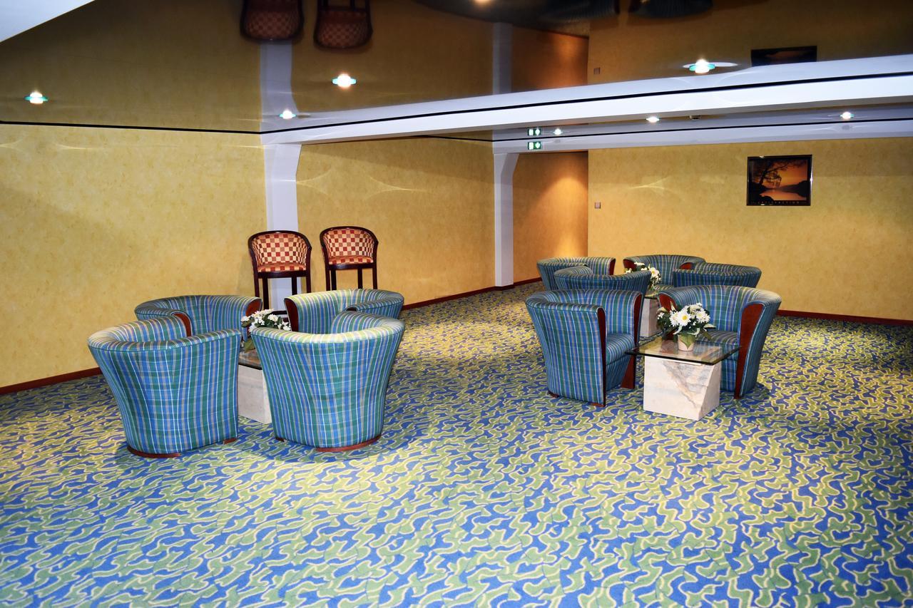 Hotel Le Pole Europeen Aubange Esterno foto